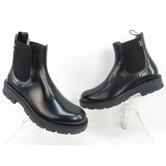 NIB FERRAGAMO IAGO BLACK LEATHER GANCINI LOGO PULL CHELSEA ANKLE BOOTS 10 E
